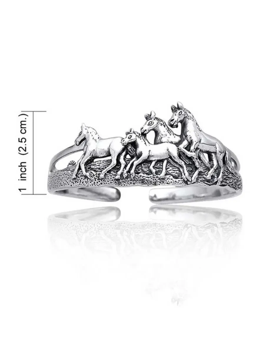 Браслет-манжета с принтом бегущих лошадей Bling Jewelry — изображение 2 из 3, оттенок серый