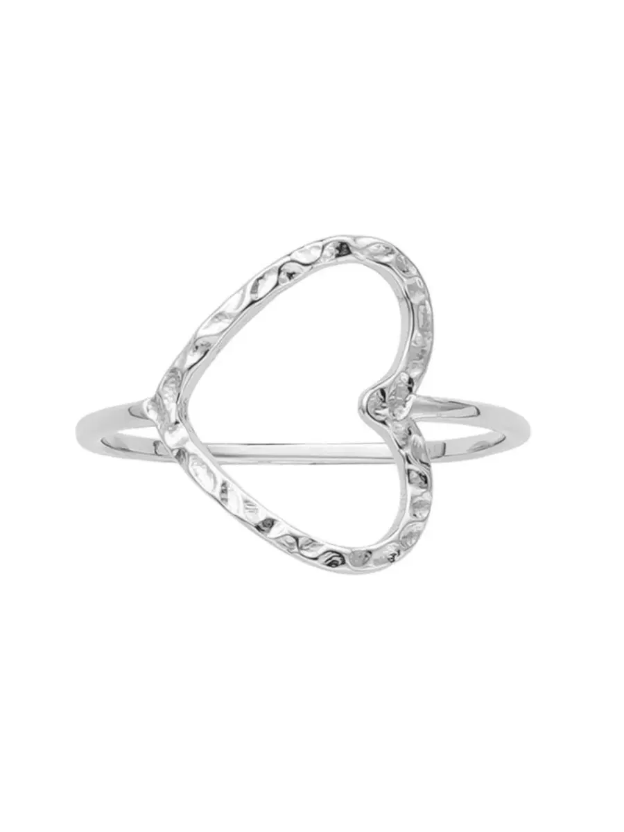 Серебряное кольцо в форме открытого сердца с чеканкой Adornia — изображение 2 из 4, оттенок серебряный