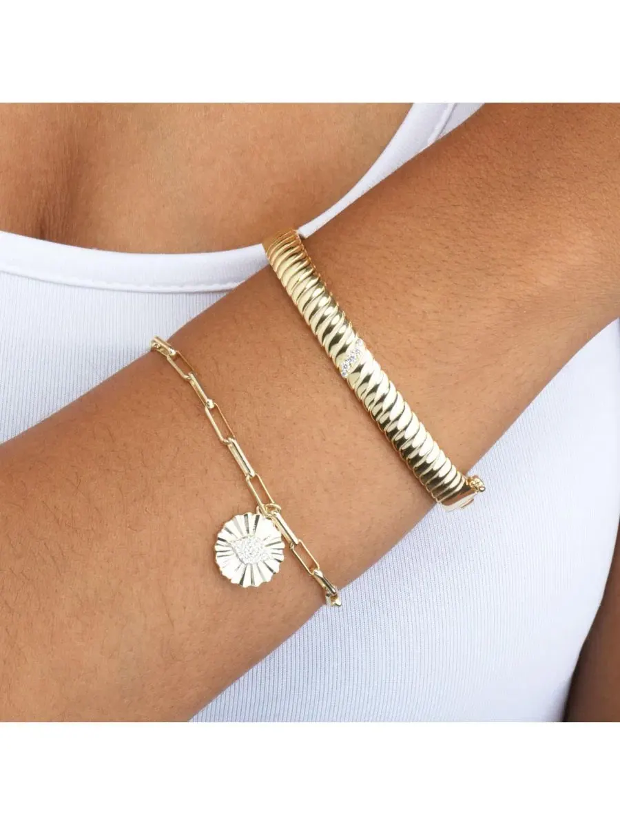 Браслет-обруч с кубическим цирконием, модель CZ Accent Wave Bangle The Lovery — изображение 2 из 3