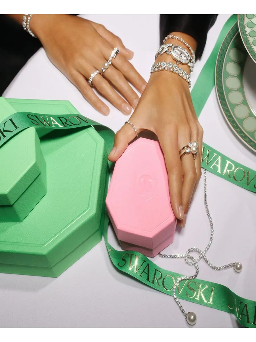 Эффектное кольцо с культивированным жемчужиной круглой огранки Swarovski — изображение 7 из 7, оттенок серебряный