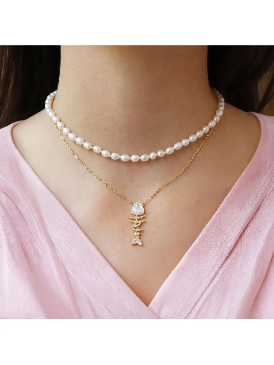 Колье из пресноводного жемчуга Coastal Pearl Necklace The Lovery — изображение 2 из 5, оттенок серебристый