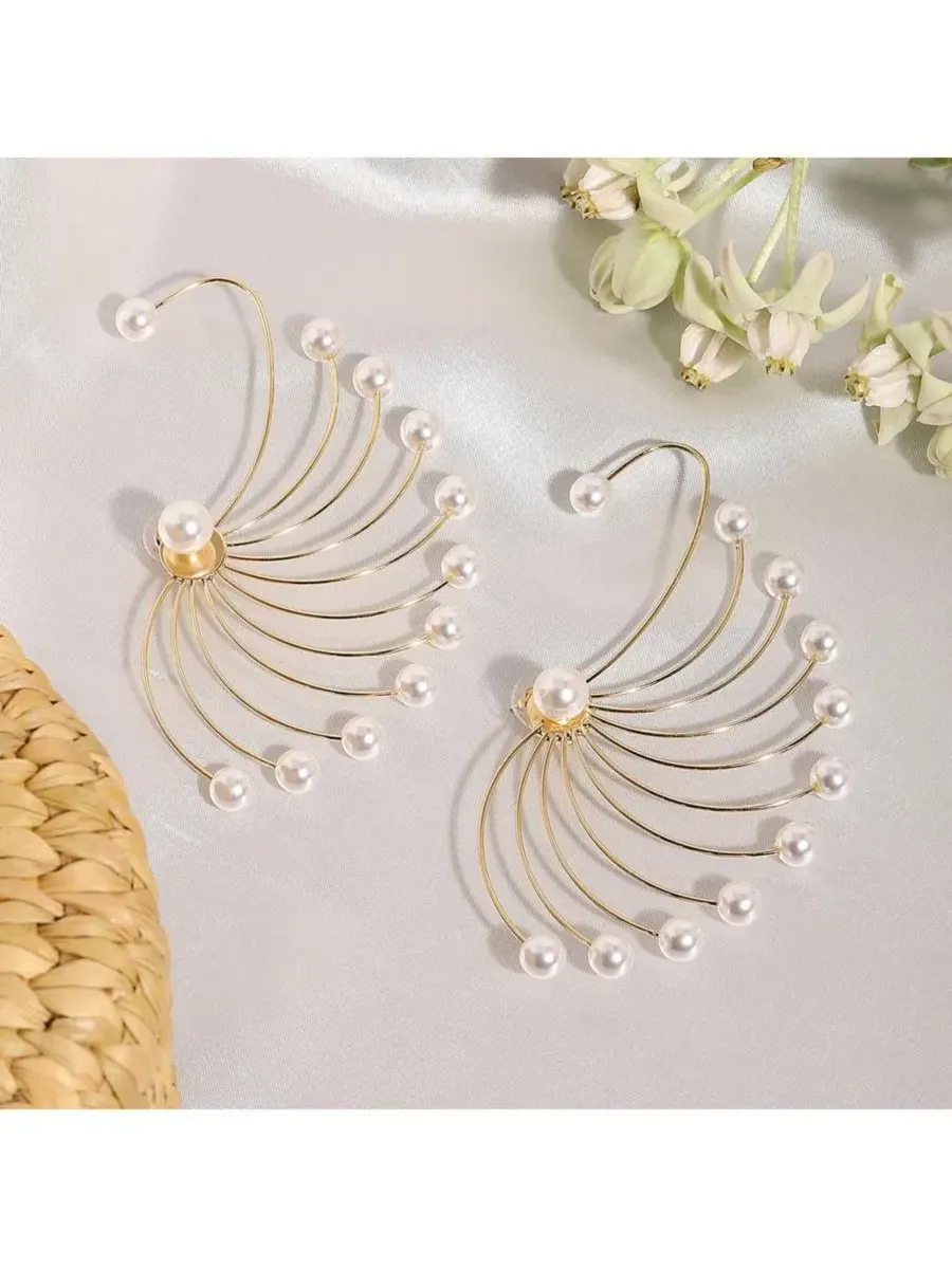Серьги-пусеты Gold Plated Swirl Stud SOHI — изображение 2 из 5, оттенок золото