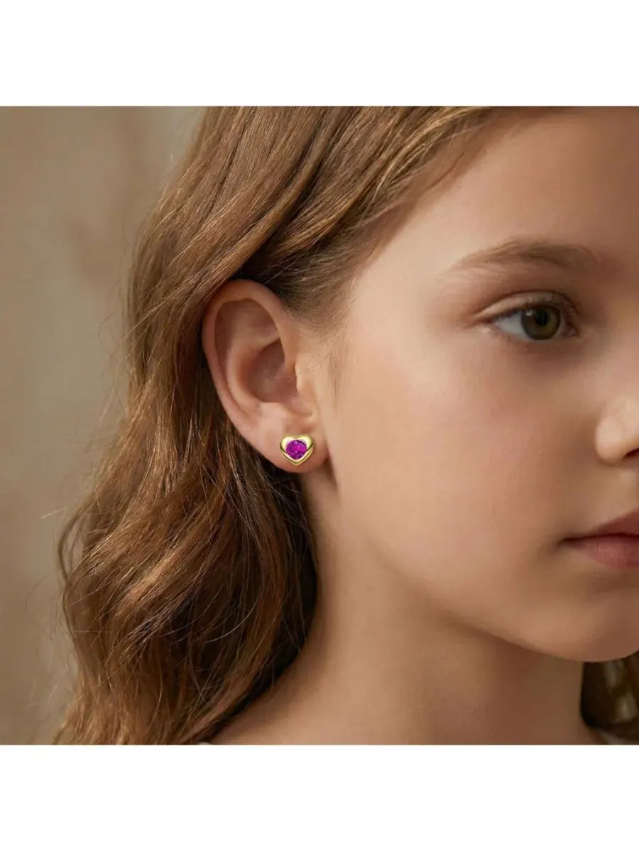 Серьги-гвоздики с сердцем из кубического циркония GiGiGirl — изображение 2 из 5, оттенок красный