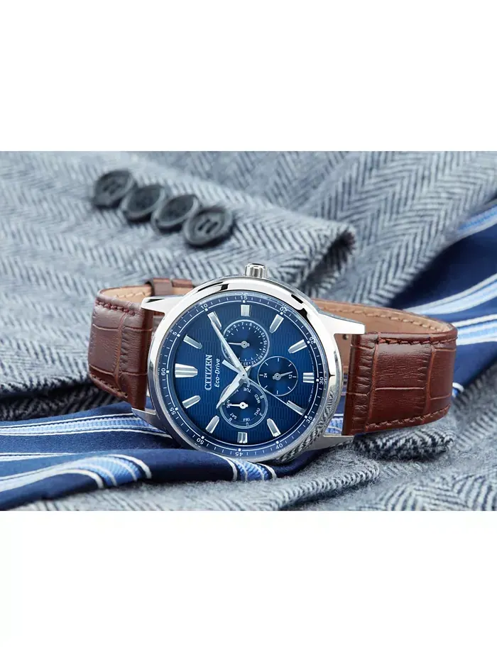 Мужские часы Eco-Drive Corso с коричневым кожаным ремешком, 44 мм Citizen — изображение 5 из 8