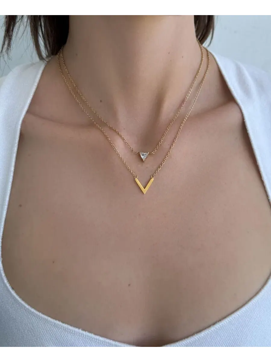 Комплект из 2 подвесок-треугольников с кубическим цирконием, 18k золотое покрытие ADORNIA — изображение 2 из 4
