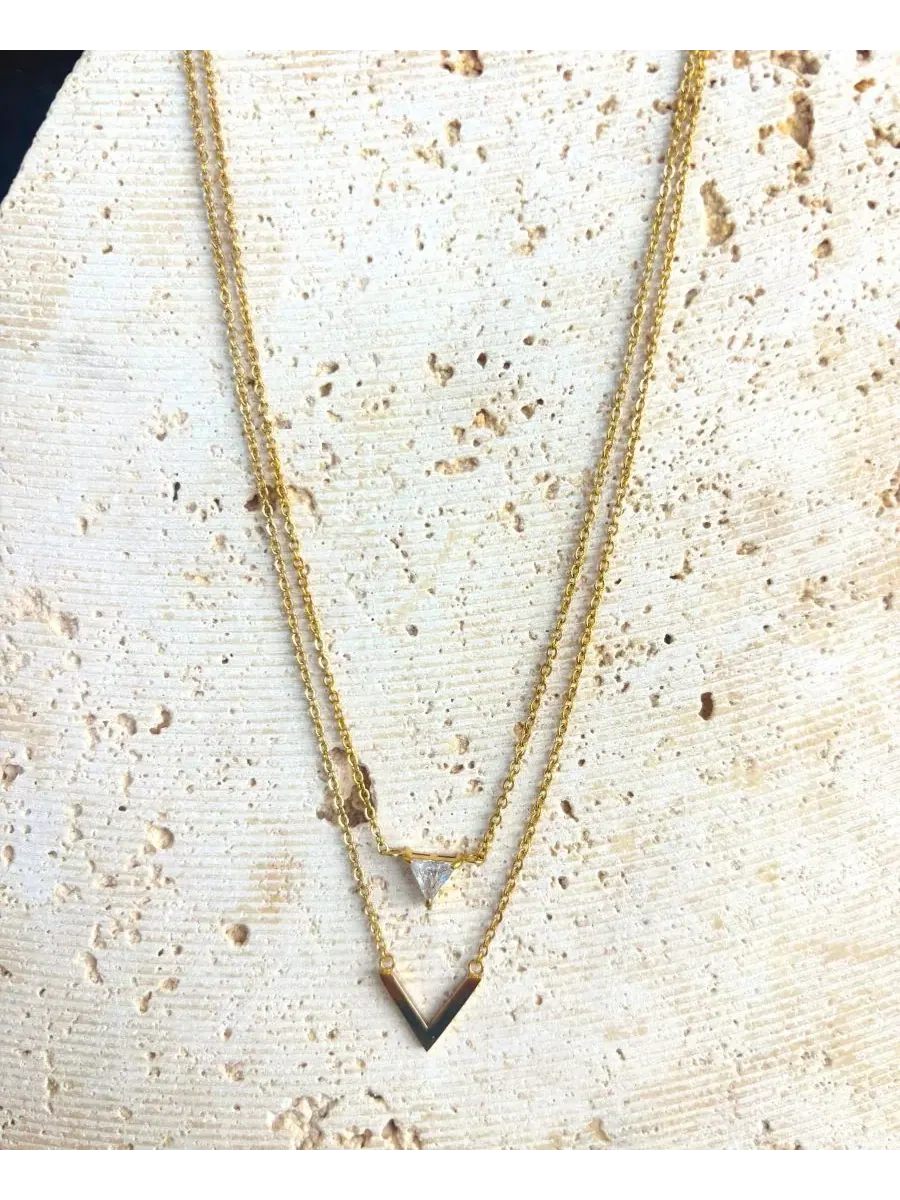 Комплект из 2 подвесок-треугольников с кубическим цирконием, 18k золотое покрытие ADORNIA — изображение 3 из 4