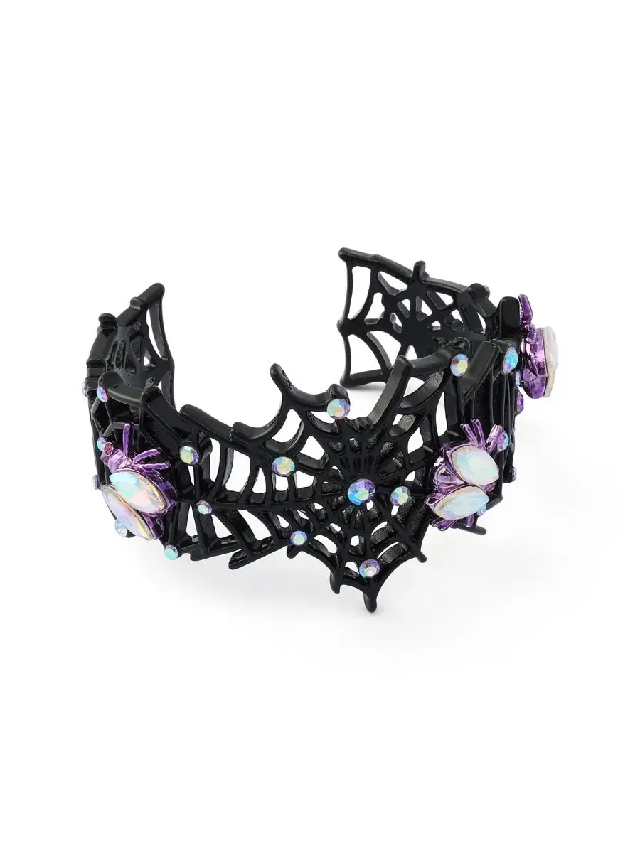 Браслет-манжета с паутиной и камнями Faux-Stone Halloween Spiderweb Cuff Betsey Johnson — изображение 1 из 6, оттенок черный