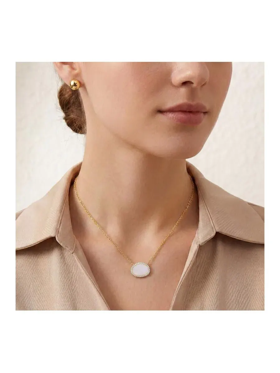 Колье с овальным опалом и фианитами, 14K золотое покрытие, модель Mystique of Iridescence Rachel — изображение 2 из 4