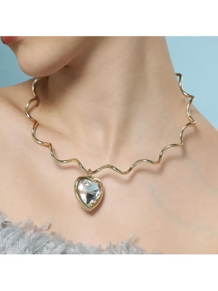 Колье-ошейник The Coil-Coeur Collar Necklace SOHI — изображение 3 из 6, оттенок золото
