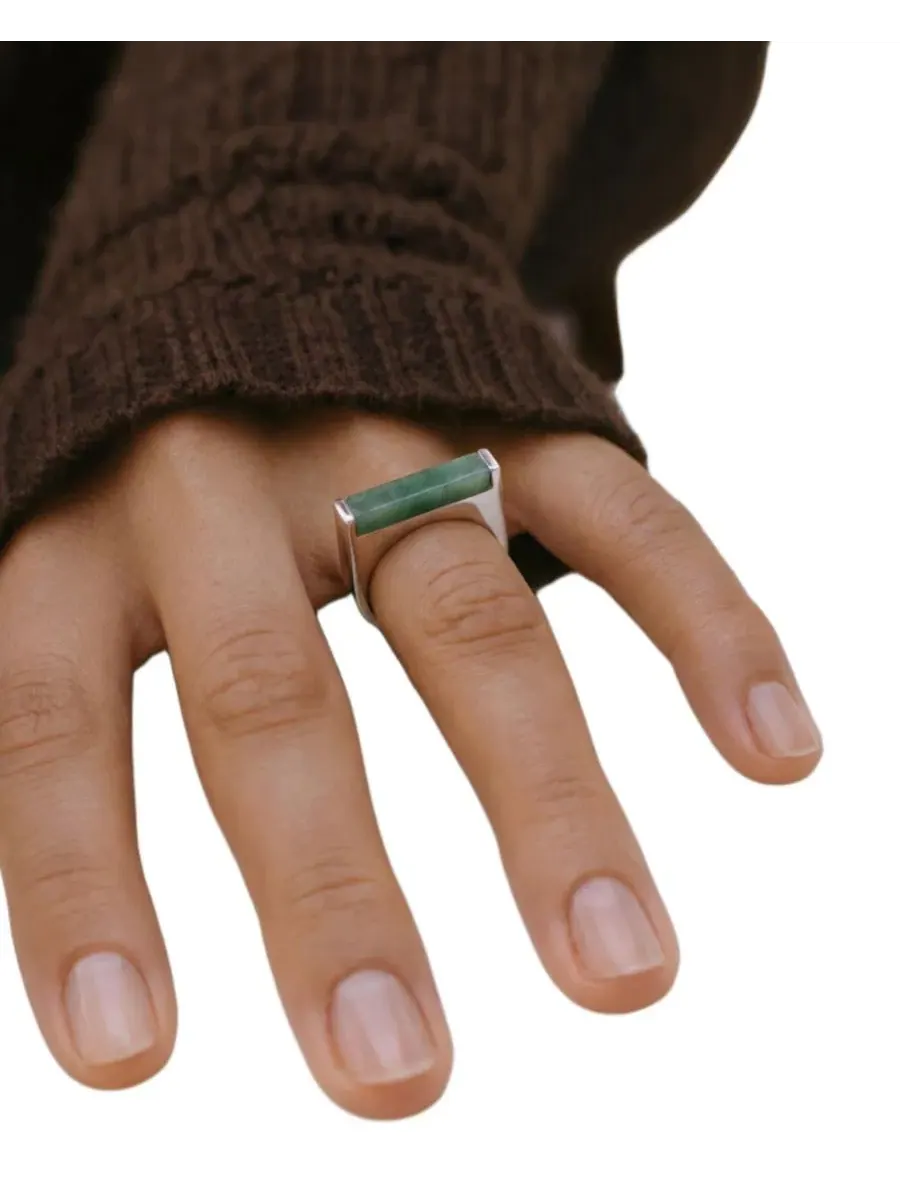 Кольцо с белым мрамором и латунью с позолотой, модель Year of the Horse - Jade Stone Saddle Ring — изображение 3 из 6
