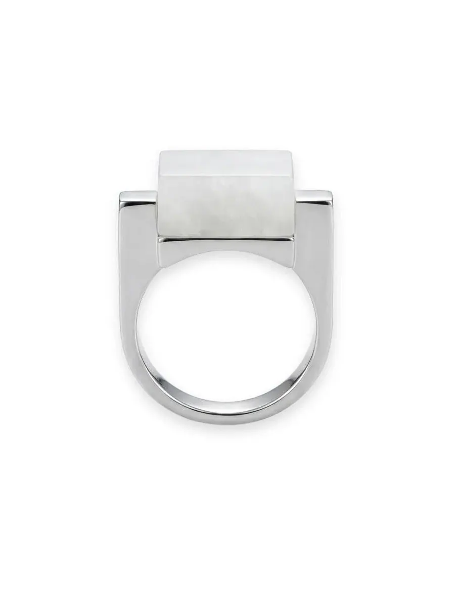 Кольцо с белым мрамором и платиновым покрытием, Year of the Horse - Jade Stone Saddle Ring seree — изображение 1 из 4