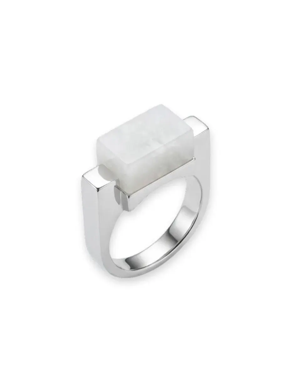 Кольцо с белым мрамором и платиновым покрытием, Year of the Horse - Jade Stone Saddle Ring seree — изображение 2 из 4