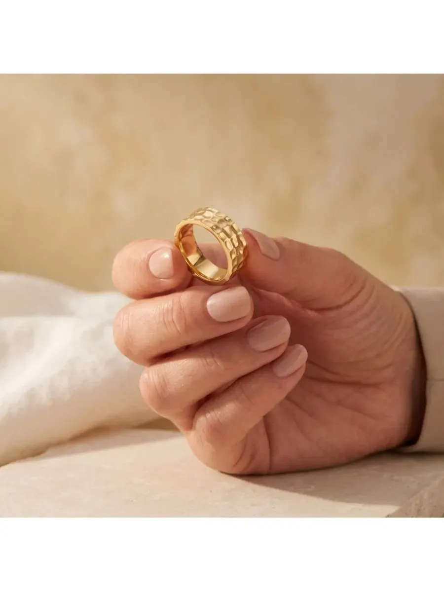 Кольцо с молоточковой текстурой 14K Gold Plated Rachel Glauber — изображение 5 из 5, оттенок золото
