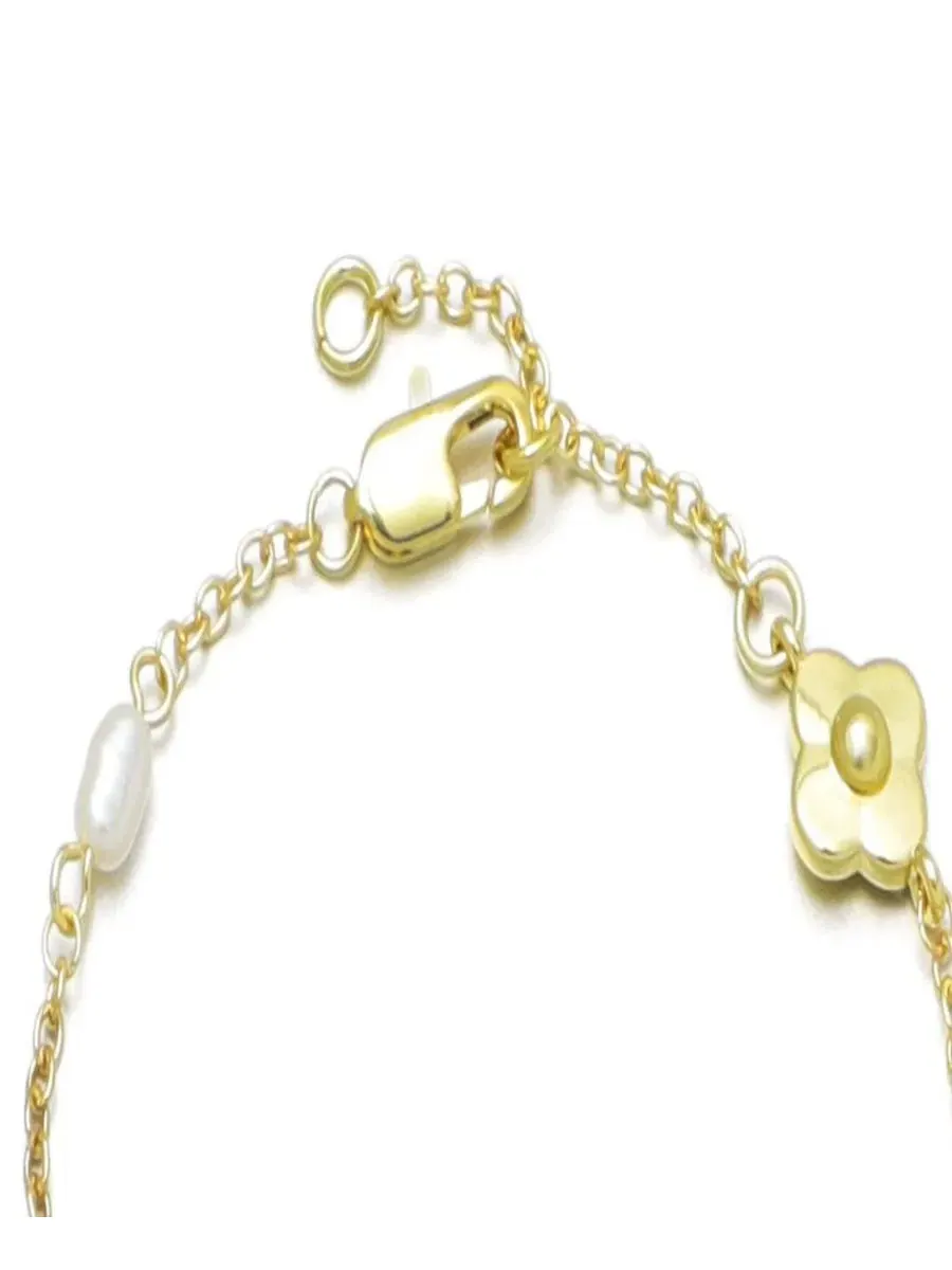 Браслет с жемчугом и цветочным акцентом, 14K золотое покрытие, модель Flower ADORNIA — изображение 2 из 3