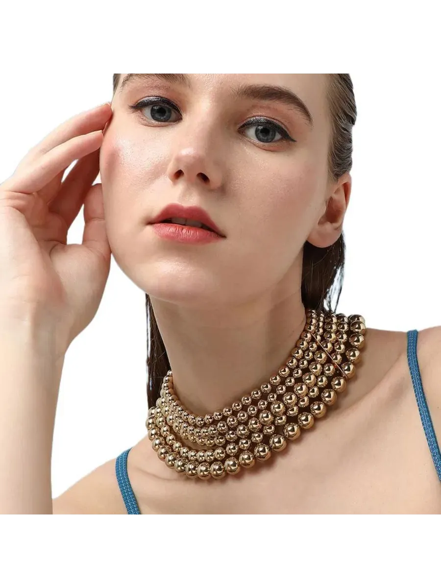 Женское колье с металлическими бусинами Gold Metallic Beaded Cluster SOHI — изображение 3 из 3, оттенок золото