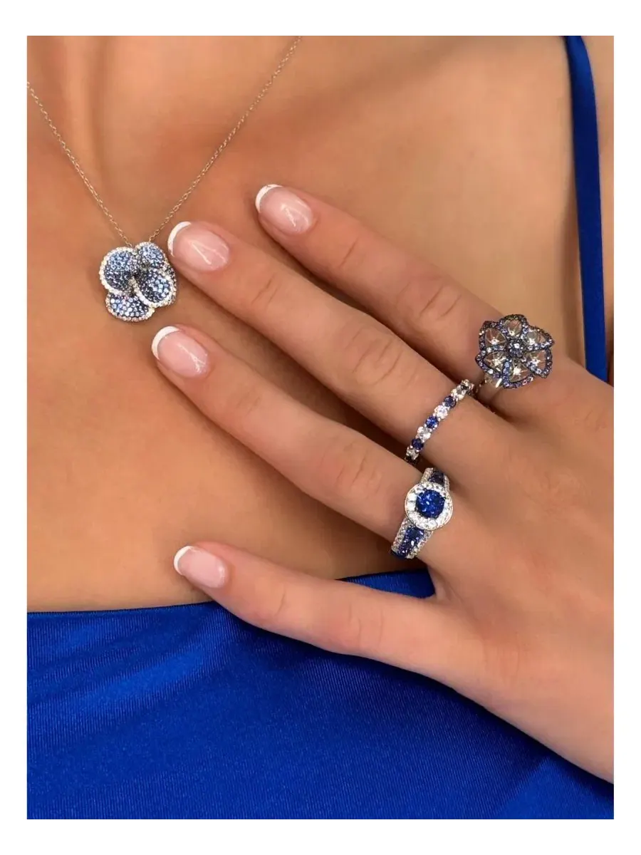 Подвеска-цветок пиона с сапфирами Suzy Levian New York — изображение 3 из 3, оттенок синий