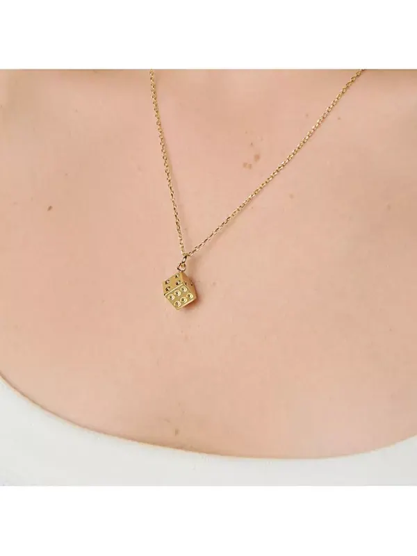 Ожерелье с подвеской в виде игральных костей, покрытое 14-каратным золотом Little Sky Stone — изображение 3 из 3