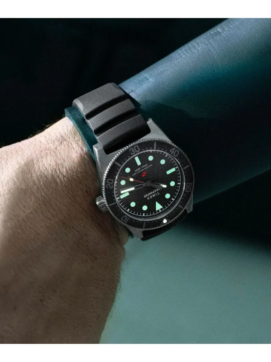 Мужские аналоговые часы с черным резиновым ремешком, 41 мм Timex — изображение 10 из 11, оттенок черный