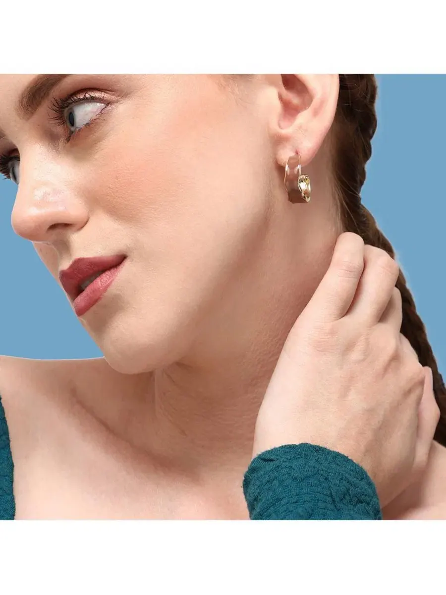 Серьги-кольца минималистичные SOHI — изображение 3 из 3, оттенок коричневый