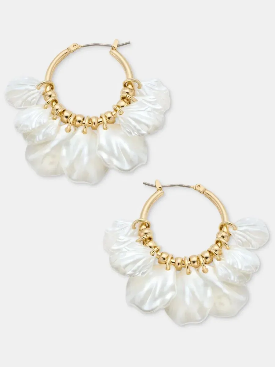 Серьги-кольца с жемчугом Shaky Imitation Pearl Charm Lonna & Lilly — изображение 1 из 4, оттенок белый
