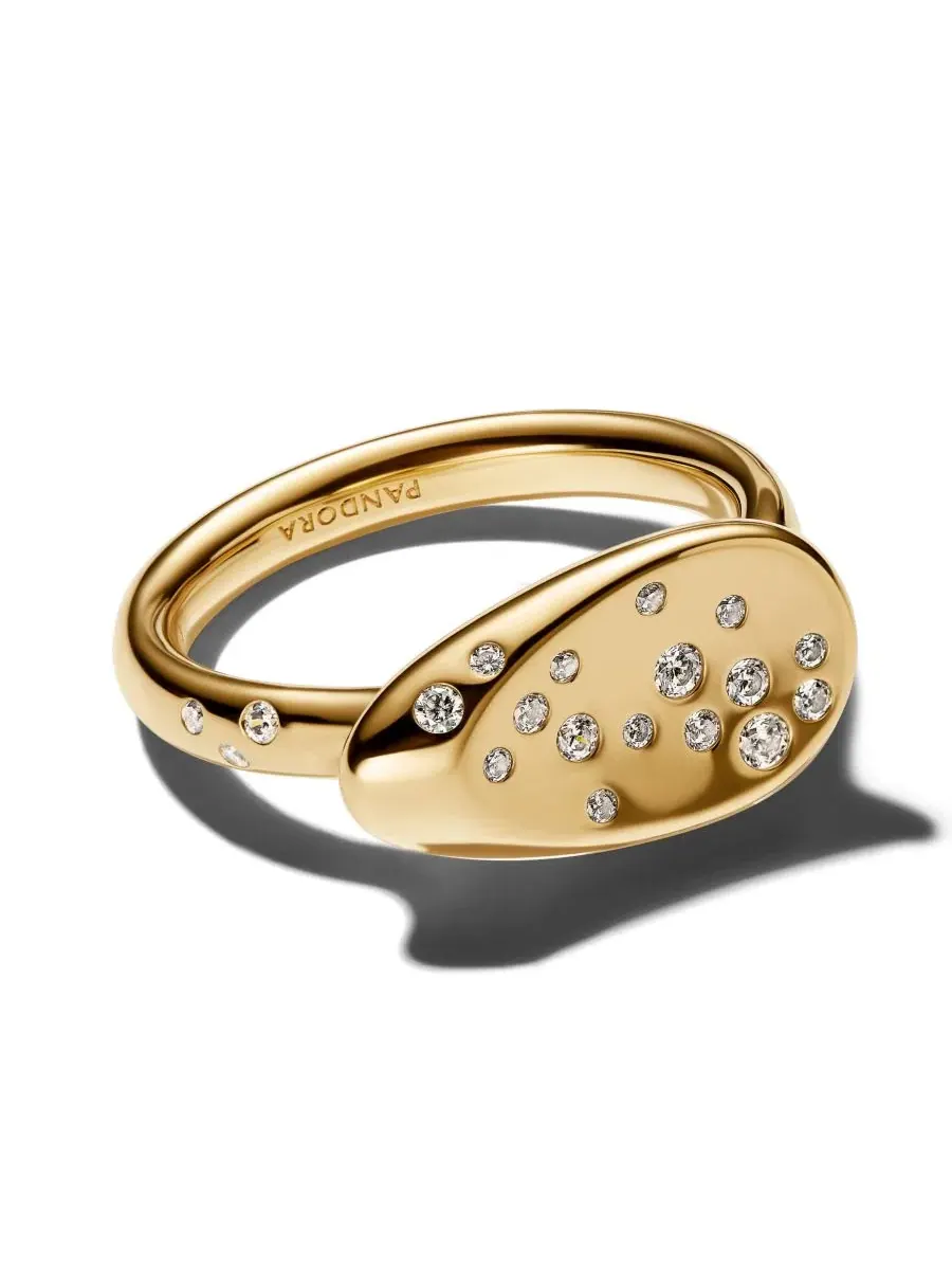 Кольцо-печатка с камнями, модель Small Stone-Set Oval Signet Ring Pandora — изображение 2 из 3, оттенок золотистый