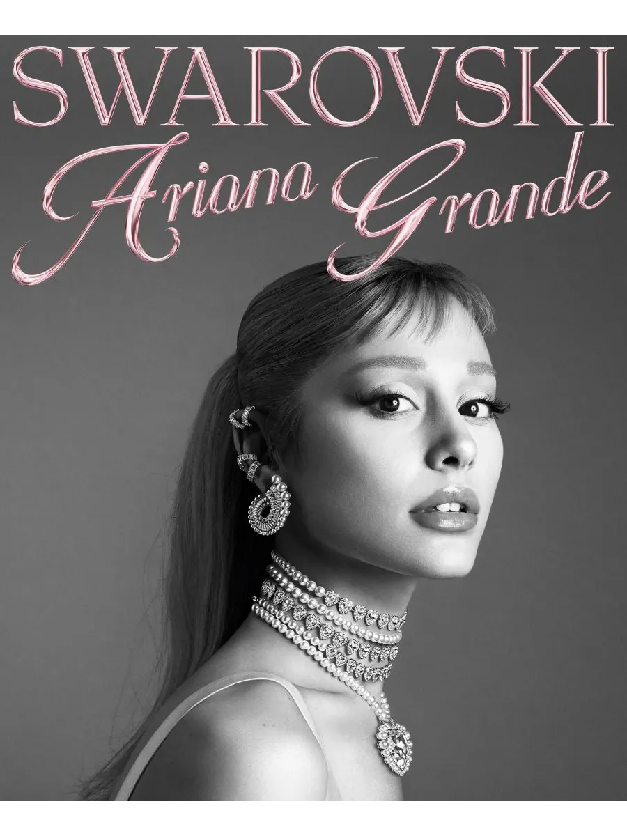 Серьги-гвоздики Ariana Grande x Swarovski в форме сердца с родиевым покрытием и смешанной огранкой — изображение 9 из 10