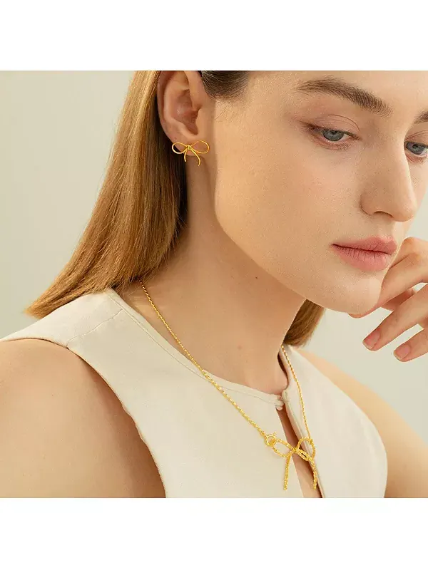 Серьги-Гвоздики Colette Chic из стерлингового серебра с позолотой 18 карат Bearfruit Jewelry — изображение 4 из 4