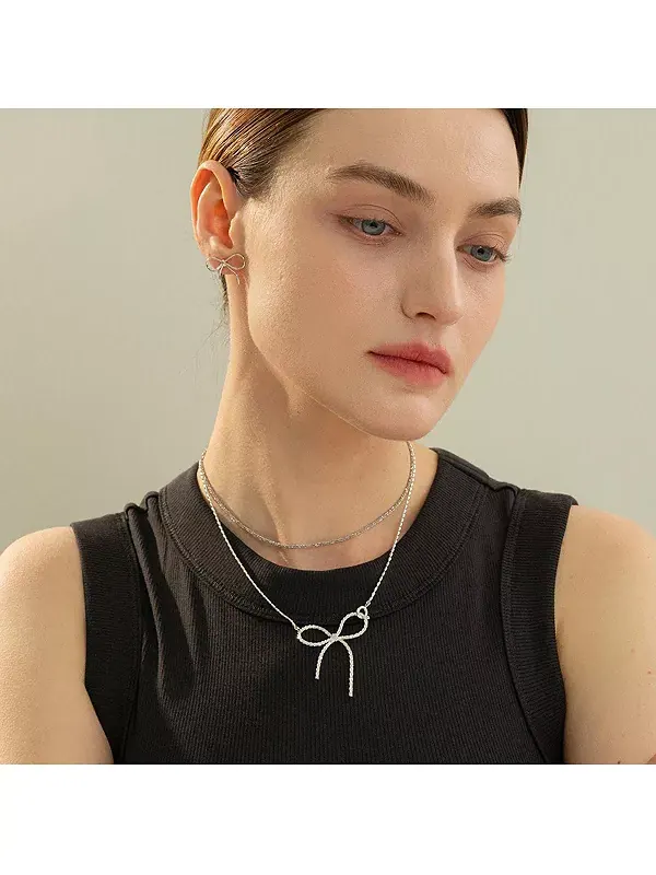 Серьги-Гвоздики Colette Chic из стерлингового серебра с позолотой 18 карат Bearfruit Jewelry — изображение 3 из 4