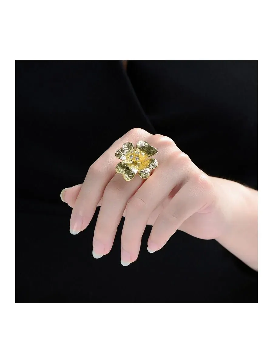 Кольцо с цветком и фианитами 14K Gold Plated Rachel Glauber — изображение 2 из 4, оттенок золото