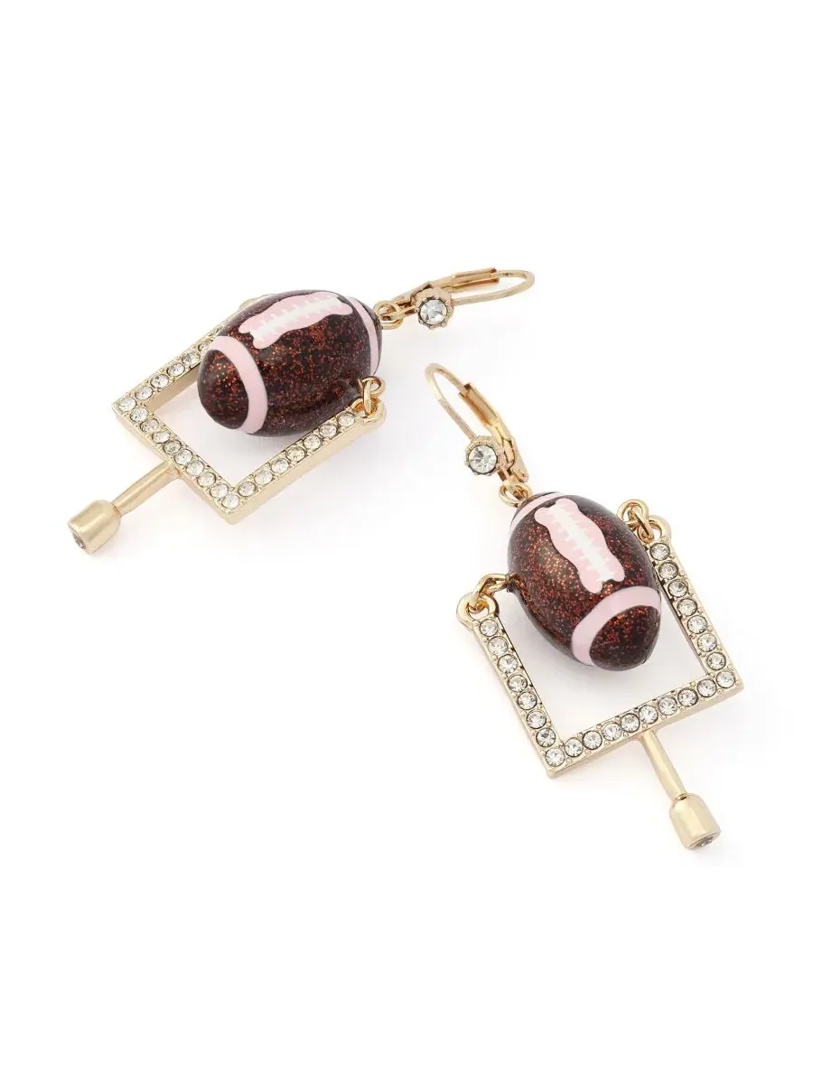 Серьги-подвески с футбольным мячом и воротами Faux-Stone Football Field Goal Drop Earrings Betsey — изображение 2 из 3