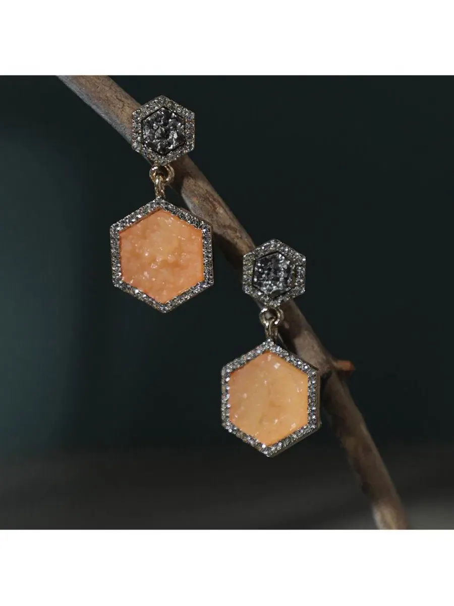 Серьги-подвески SOHI — изображение 2 из 3, оттенок розовый