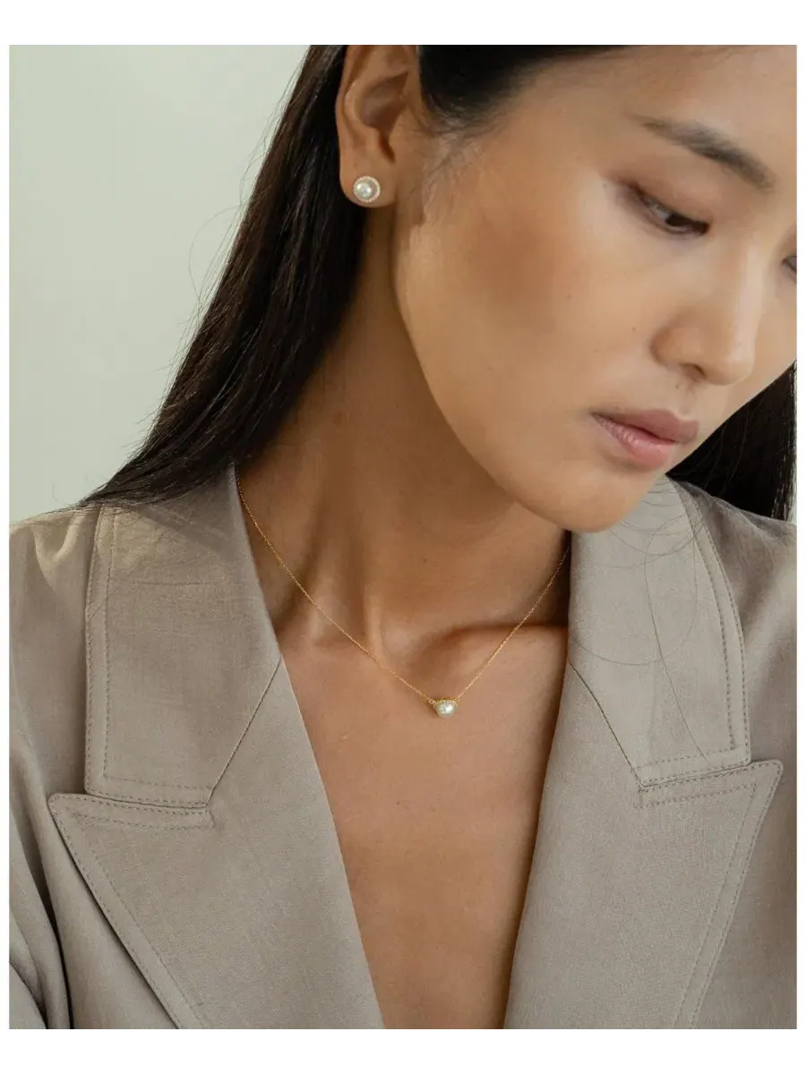 Комплект украшений с жемчугом Eleanor Pearl Set Bearfruit Jewelry — изображение 6 из 6, оттенок золото