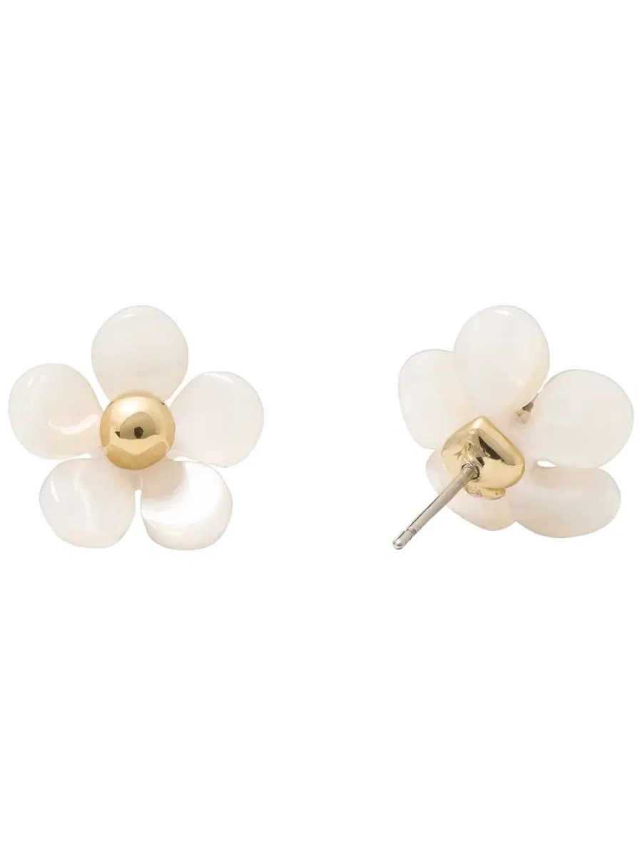 Серьги-пусеты с цветочным принтом, модель Summer Daze Flower kate spade new york — изображение 2 из 4, оттенок белый