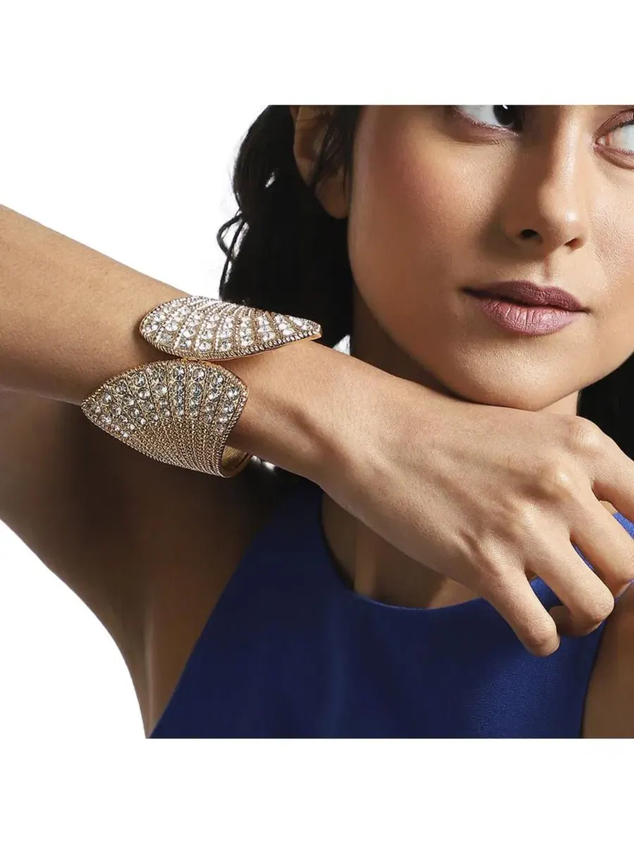 Браслет-манжета с кристаллами веером Crystal Fan Cuff SOHI — изображение 6 из 6, оттенок серебряный