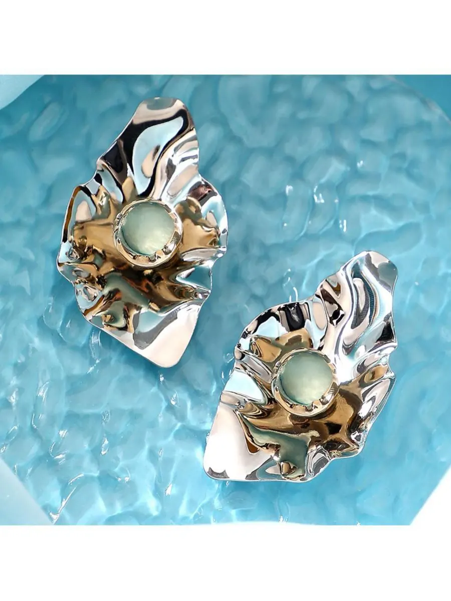 Женские серьги-подвески The Techno-Flora Statement Earrings - Chrome Silver SOHI — изображение 2 из 6, оттенок серебряный