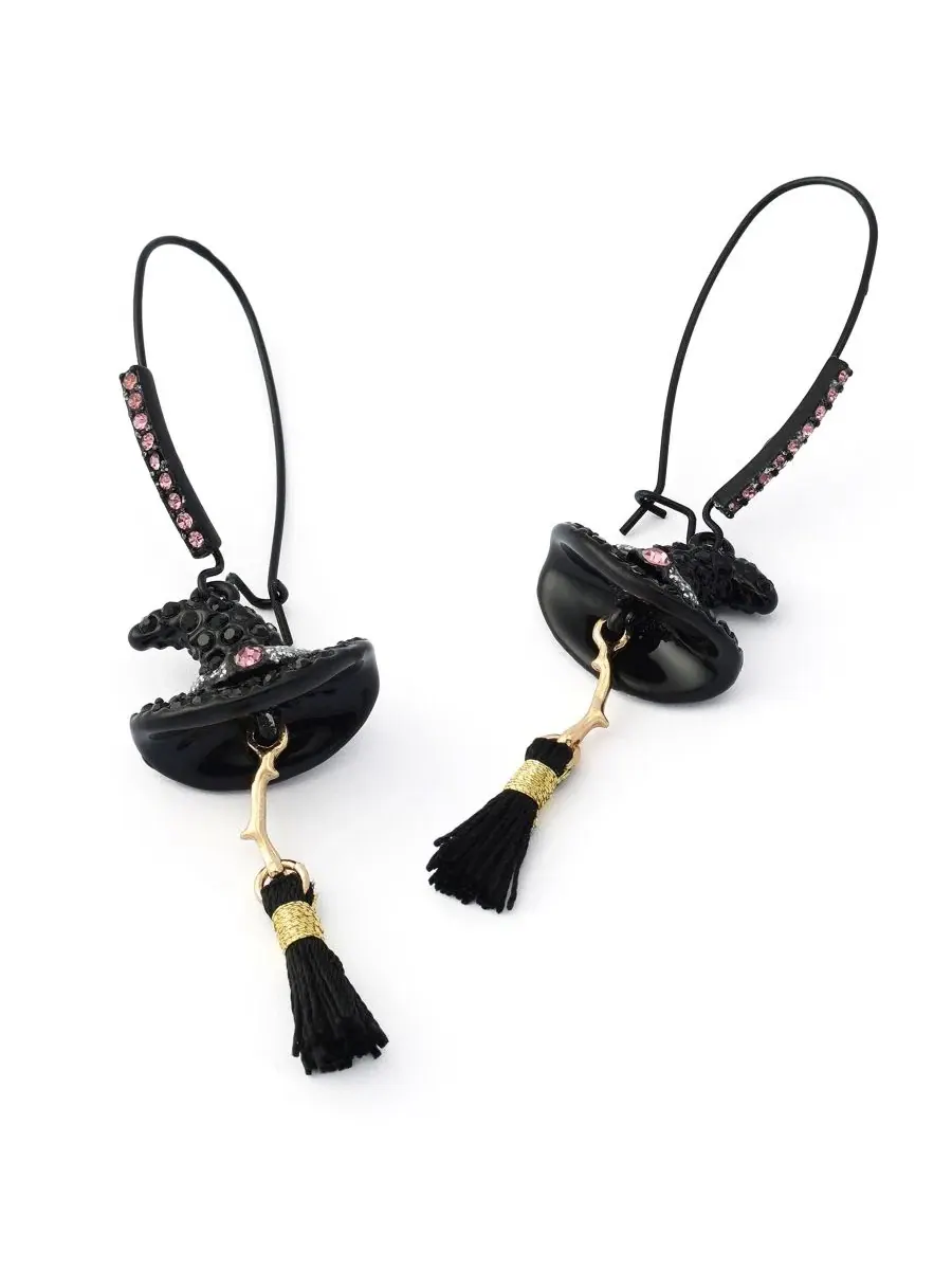 Серьги с подвеской в виде шляпы ведьмы и метлы Faux-Stone Pretty Spooky Witchy Hat Broomstick — изображение 2 из 3