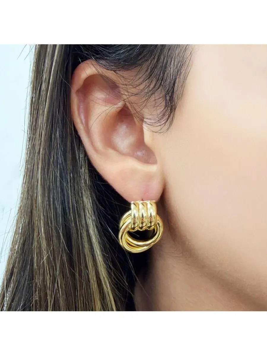 Серьги-гвоздики с молоточком из серебра с позолотой 14K The Lovery — изображение 2 из 3, оттенок золотистый-серебристый