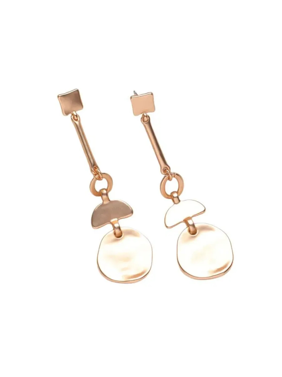 Серьги-подвески Dented Relic Drop SOHI — изображение 2 из 3, оттенок золото
