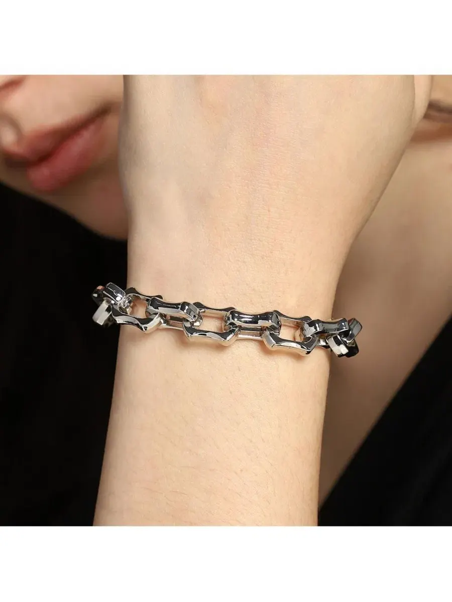Женский браслет-цепочка The Bracket-Link Chain Bracelet SOHI — изображение 3 из 7, оттенок серебряный