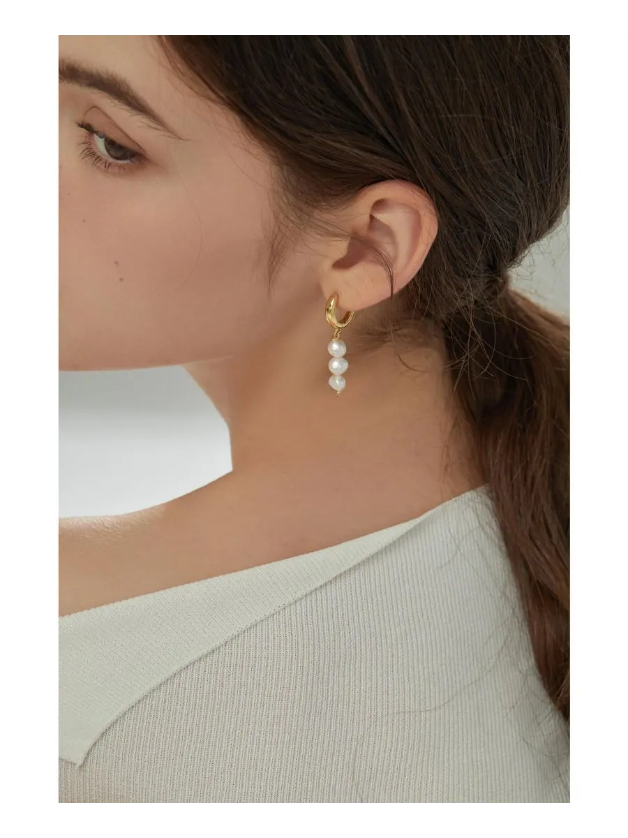 Серьги-кольца с подвесками из пресноводного жемчуга Joey Baby, Freshwater pearl — изображение 1 из 5, оттенок золотистый