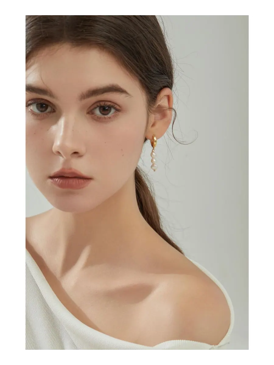 Серьги-кольца с подвесками из пресноводного жемчуга Joey Baby, Freshwater pearl — изображение 2 из 5, оттенок золотистый