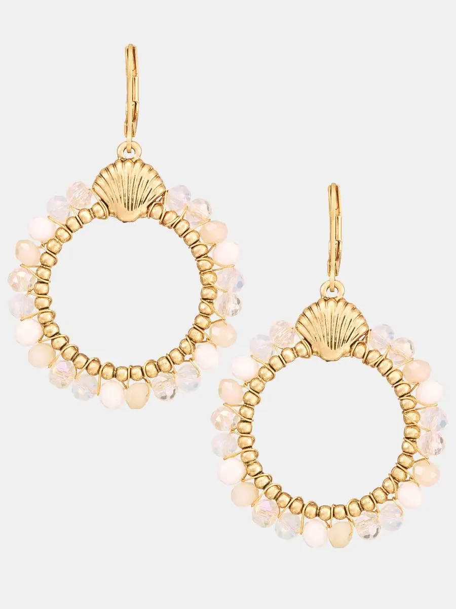 Серьги с бусинами и подвеской в виде ракушки, модель Beaded Shell Open Drop Lonna & Lilly — изображение 1 из 4, оттенок белый