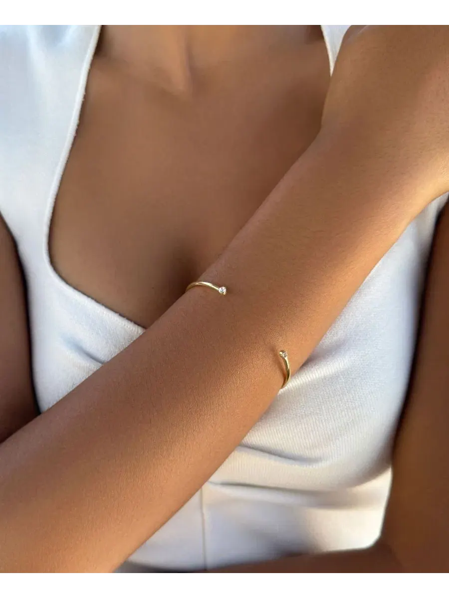 Браслет-манжета с кристаллами, 14K золотое покрытие — изображение 4 из 5