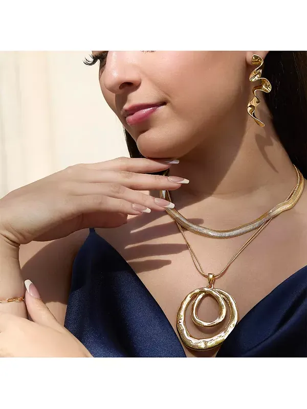 Многослойное спиральное ожерелье с подвеской Bcbg — изображение 2 из 4, оттенок золото