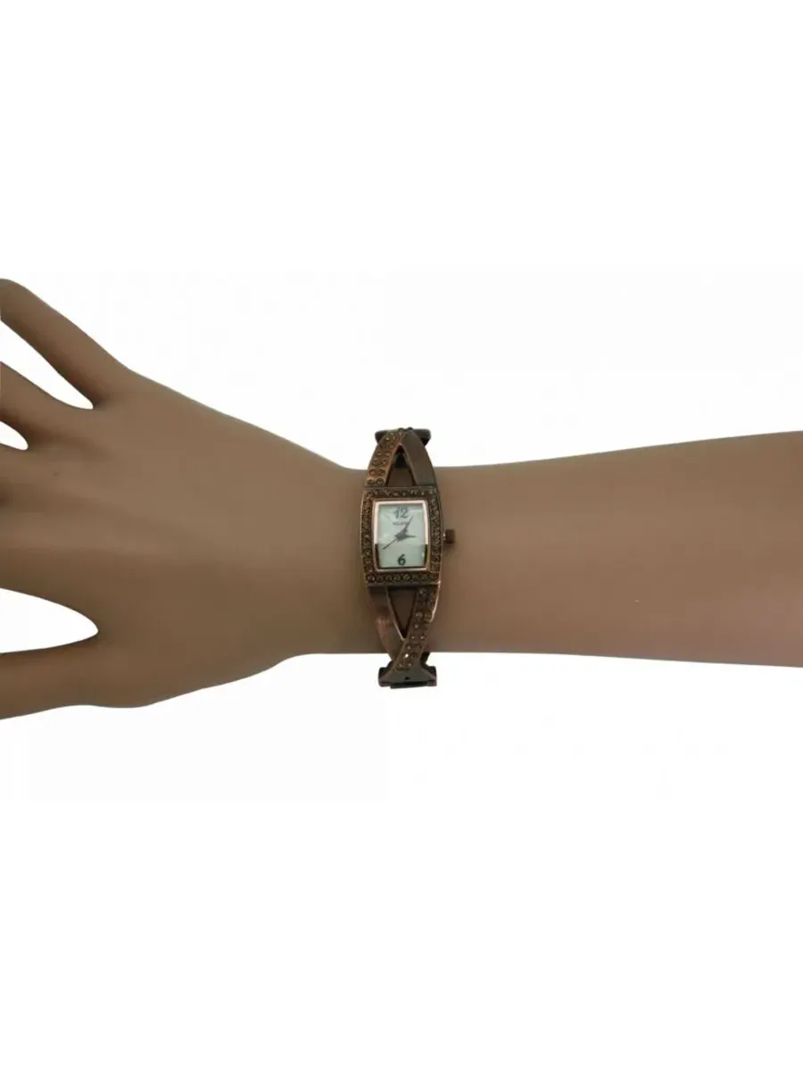 Браслет-часы с кристаллами и жемчугом, модель Bronze Rhinestones And Pearl Tone Bangle Watch Olivia — изображение 4 из 4