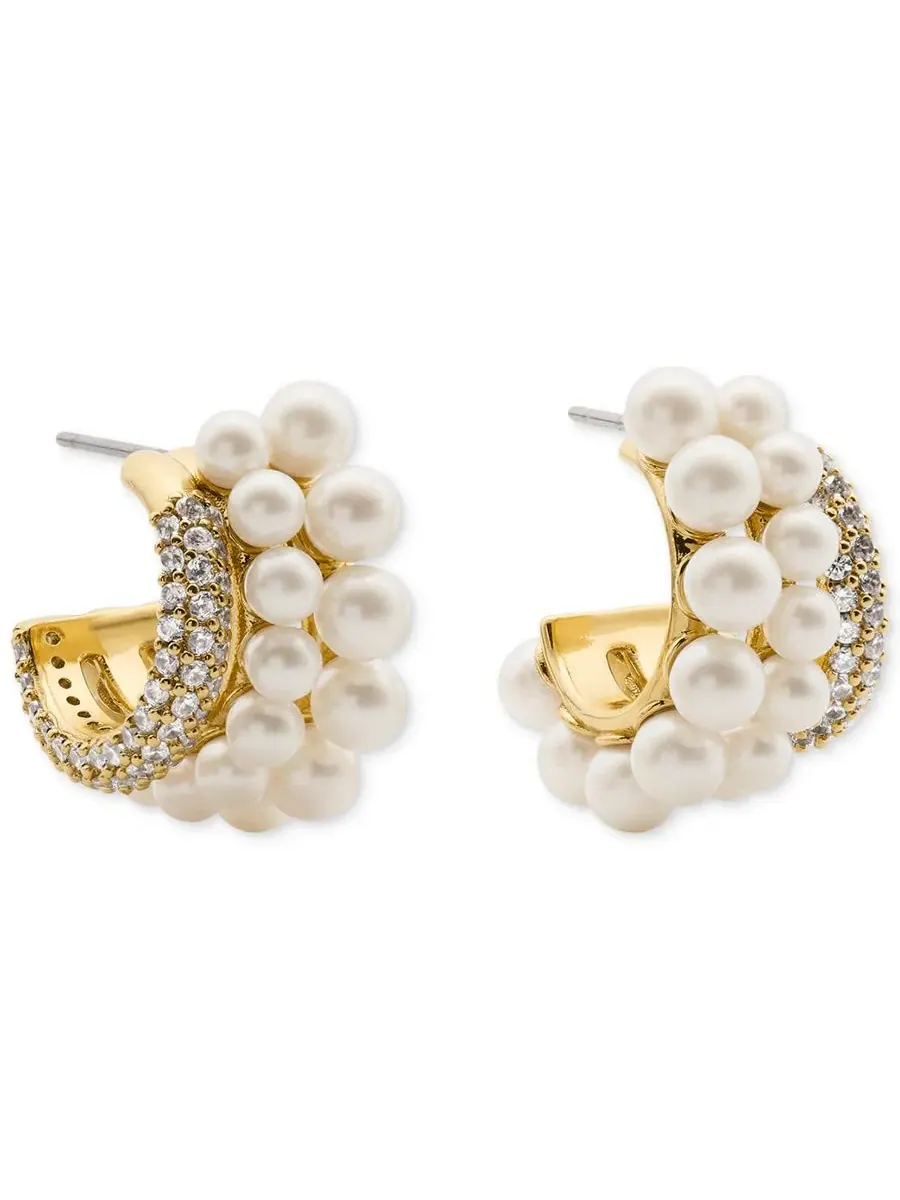 Серьги-пусеты с цирконием и жемчугом, модель Girlie Pearlie Stacked Huggie kate spade new york — изображение 1 из 3