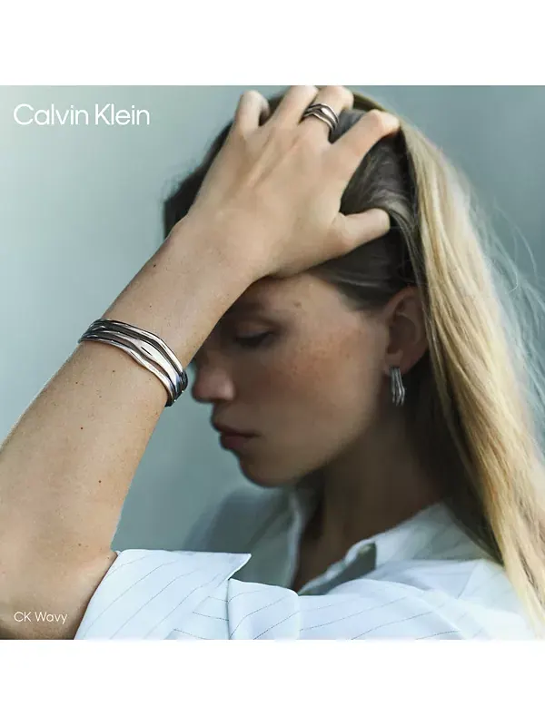 Трехрядный волнистый браслет из нержавеющей стали Calvin Klein — изображение 4 из 4, оттенок золото