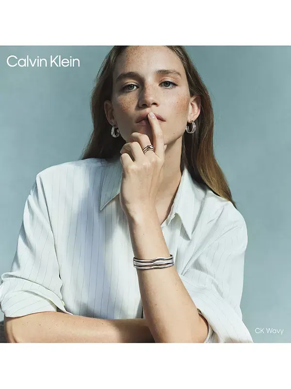 Трехрядный волнистый браслет из нержавеющей стали Calvin Klein — изображение 3 из 4, оттенок серебряный