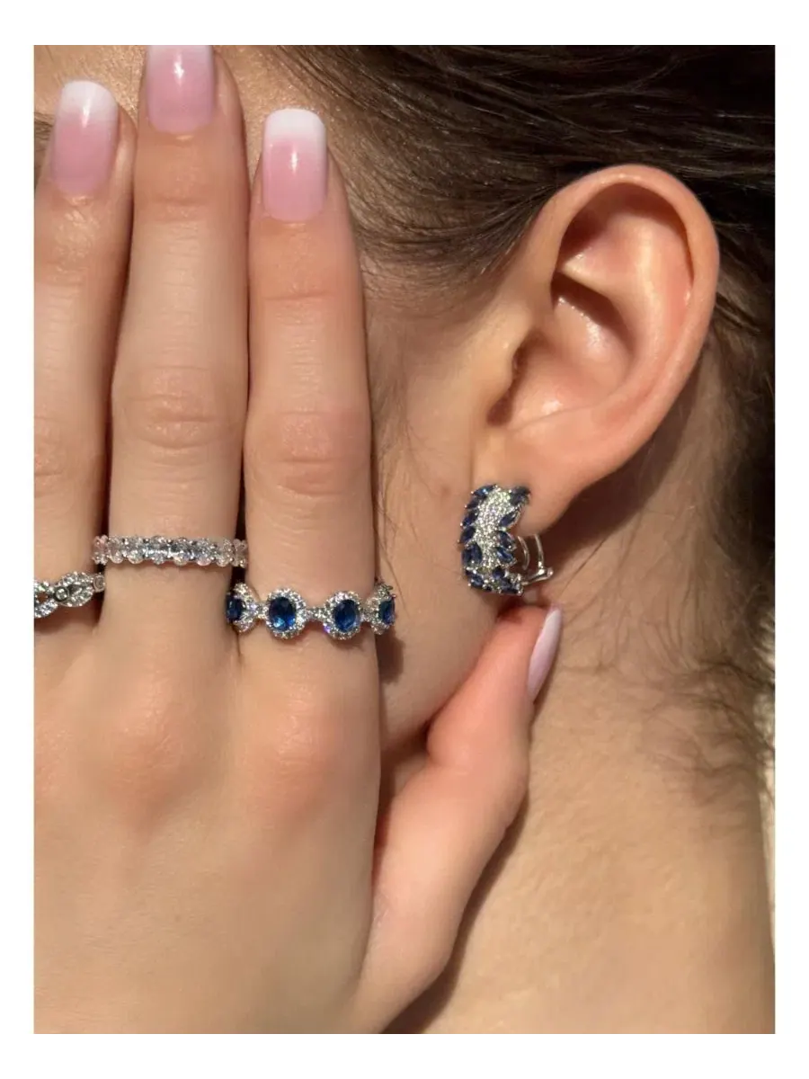 Серьги-пусеты с маркизными циркониями, модель Burst Huggie Suzy Levian New York — изображение 4 из 4, оттенок синий