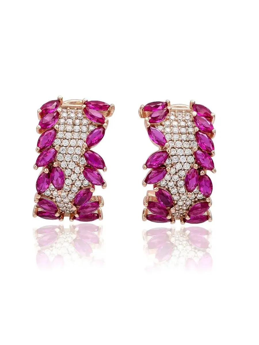 Серьги-пусеты с кристаллами, модель Marquise Burst Huggie Suzy Levian New York — изображение 1 из 4, оттенок красный